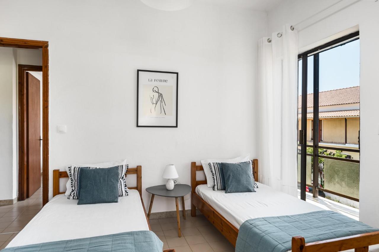 The Springfield Corner Apartments By Konnect Ipsos Bagian luar foto