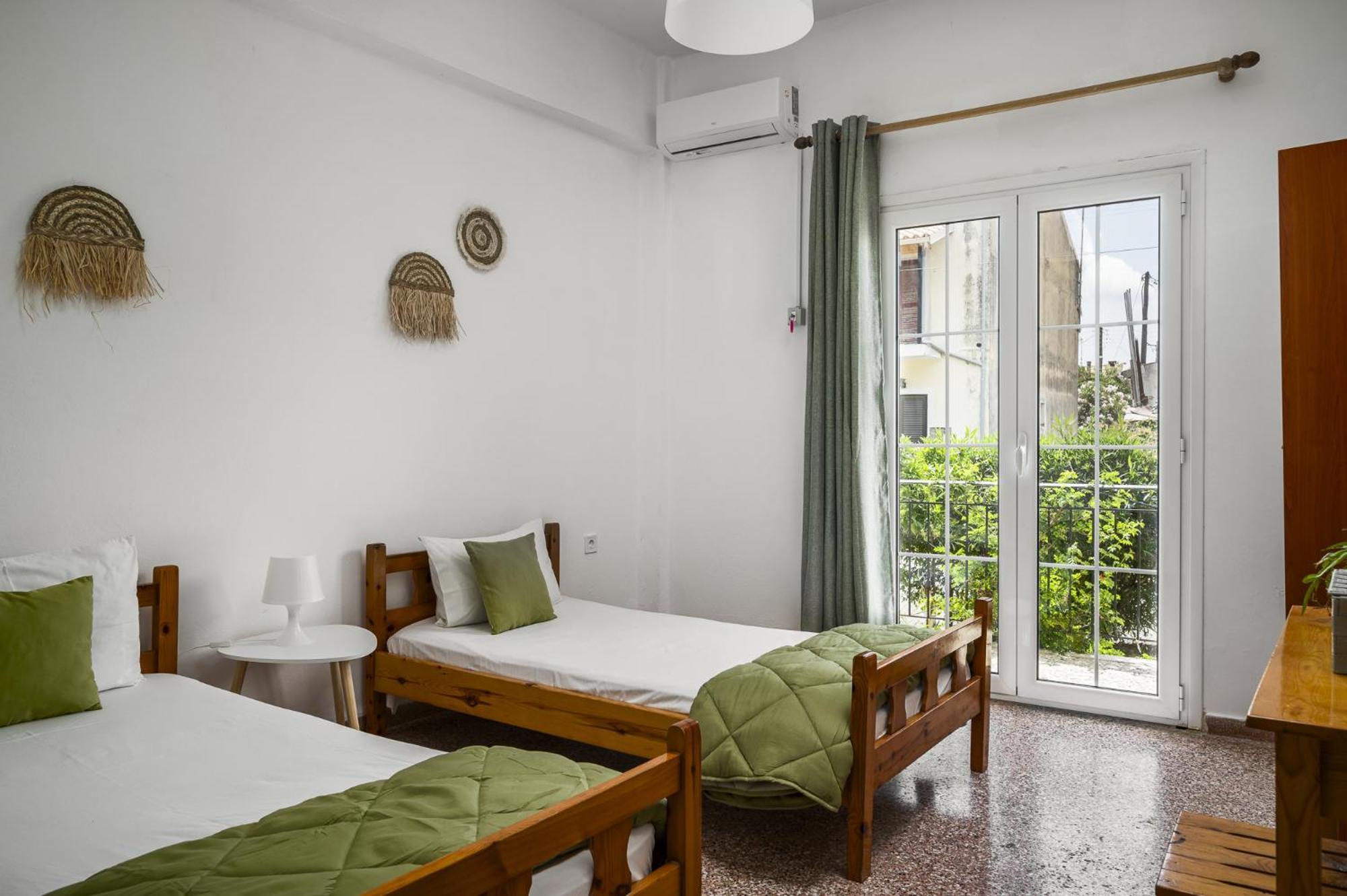 The Springfield Corner Apartments By Konnect Ipsos Bagian luar foto